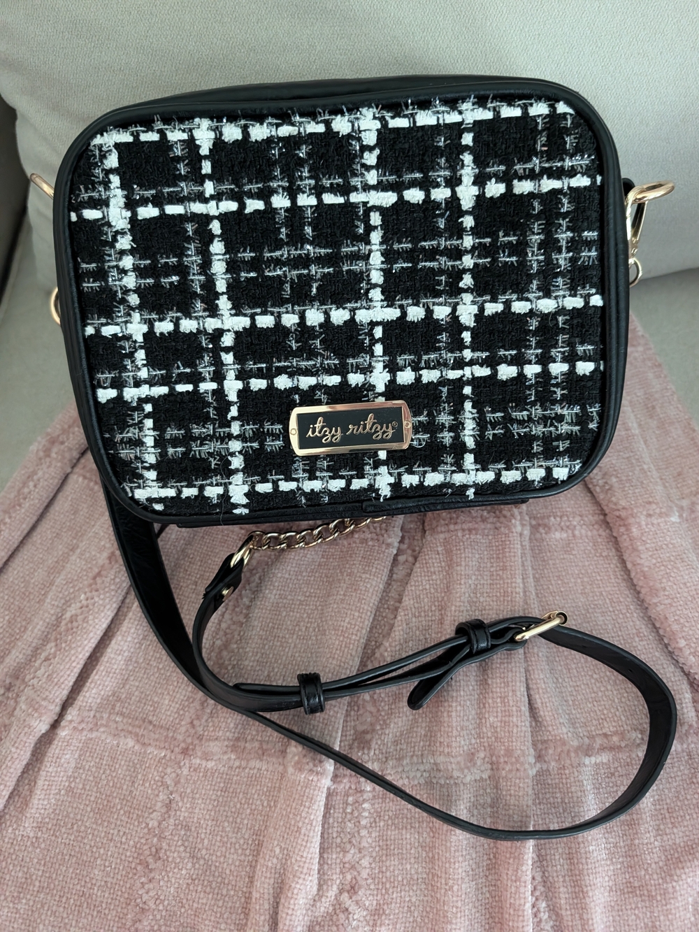 Itzy Ritzy Kelly Double Take Black & White Tweed Crossbody Bag (Diaper bag)